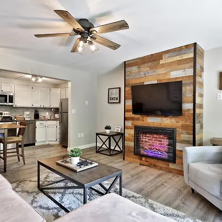 Modern 3Br-2Ba Mountain Green Condo - Pool, Hot Tub, Gym, Bus, Ski Rental Deals! 1C5